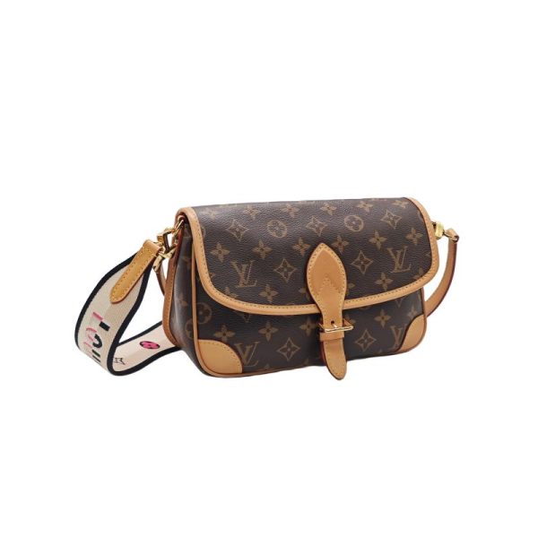 LOUIS VUITTON Diane PM Brown Baguette Bag - Image 3